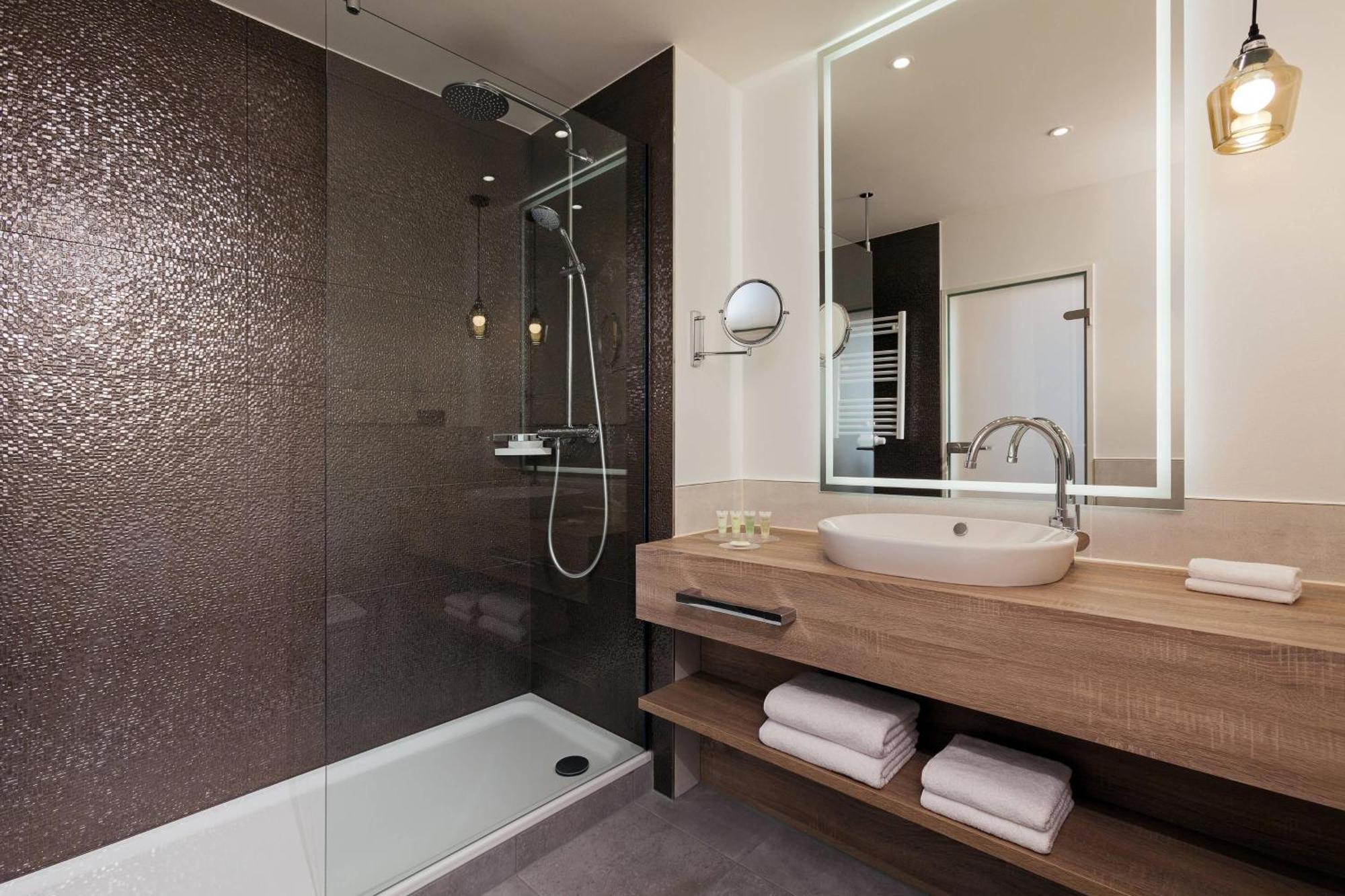 Hotel Courtyard By Marriott Hamburg Airport Exterior foto